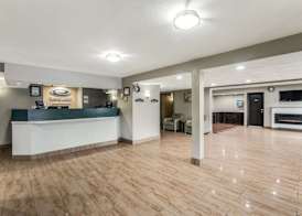 Econo Lodge Madison East 2