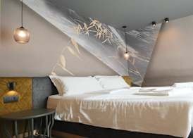 Flos Hotel 5