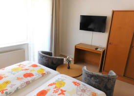 Hotel Pension am Kurmittelhaus 5