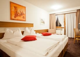 Hotel Gasthof Mitteregger -Best place in town with summercard and breakfast 2