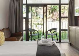 Westciti Caroco Aparthotel 4