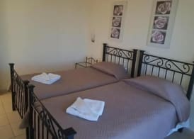 Nea Kydonia suites and studios 5