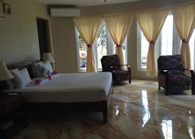 Waters Edge Guest House 5