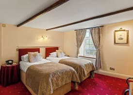 Two Bridges Hotel 4