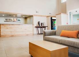 Country Inn & Suites by Radisson, Milwaukee West Brookfield , WI 3