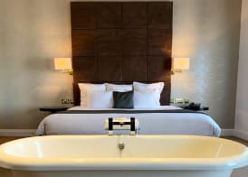 Cliff Hotel 5