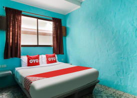 OYO 1103 Pirates House Hotel 5