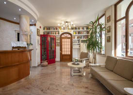 Lola Piccolo Hotel e Appartamenti 5