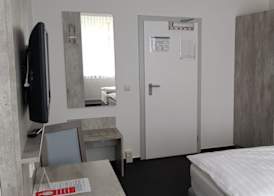 Hotel & Gästehaus Rostock Lütten Klein 5