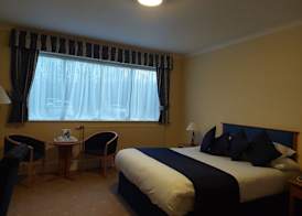Tiverton Hotel Lounge & Venue 3
