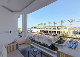 Bellagio Beach Resort & Spa 4
