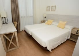 Hotel L'Escala Centre 5