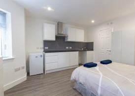 Radstock Road - Room 1b 4