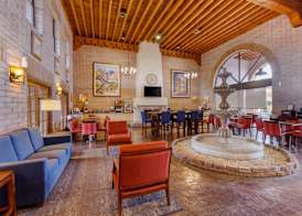 Comfort Suites Tucson near Sabino Canyon 2