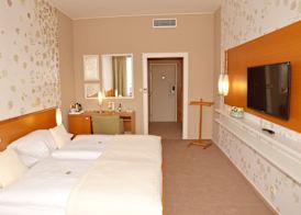 Avanti Hotel 5