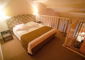 Hotel****Spa & Restaurant Cantemerle 5