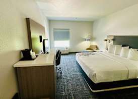 La Quinta by Wyndham Ft. Worth - Forest Hill, TX 4
