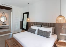Cove Paros 3