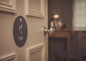 The Greyhound on the Test Hotel 3