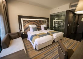 Novotel Kolkata Hotel and Residences 4