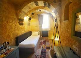 Acropolis Cave Suite 5