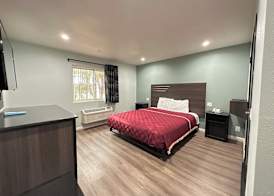 Express Inn & Suites 5