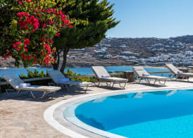 Yalos Mykonos Ornos Pouli private apartments w shared swimming pool 2