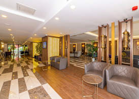Land Park Hotel 2