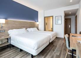 Hotel Puerta de Bilbao 4