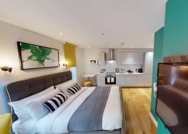 Quay Apartments Manchester 4