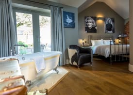 NoTwenty9 Bar and Restaurant 5