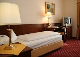 Landhotel Zum Hessenpark 5