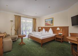 Hotel Schweizer Hof Thermal und Vital Resort 4