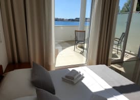 Sunset Split Rooms 5