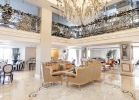 Les Ambassadeurs Hotel Casino&Marina 4
