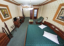 Bucharest Comfort Suites Hotel 3