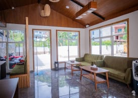 Majestic Lake Front Hotel & Suites 2