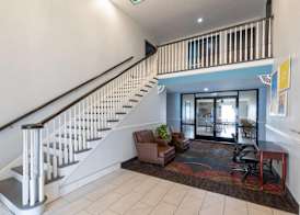 Days Inn by Wyndham Lincoln 4