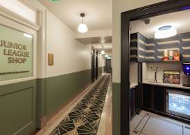 The Flat Iron Hotel, a Member of Design Hotels 3