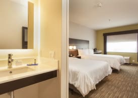 Holiday Inn Express & Suites SANTA FE by IHG 3