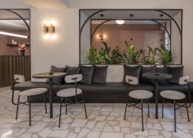 72 AD Urban Comfort Suites 3