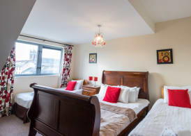 The Courtyard Apartments 5
