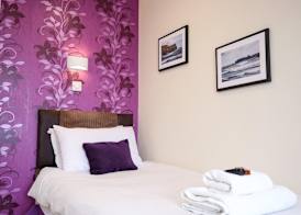 Riviera Guesthouse 5