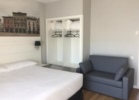 Hotel Can Pamplona 4