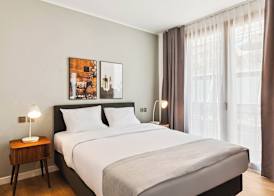 Limehome Piraeus Port 3