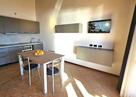 Residence Borgo Dei Limoni - Appartamenti con Garage 2