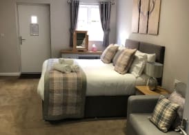 De Courceys Manor Suites & Cottages 3