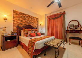 Hotel Dorado Plaza Boutique Calle del Arsenal 2