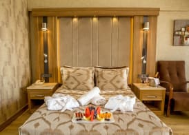 LAUR HOTELS Experience & Elegance 3