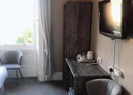 Alexander Guest House 5